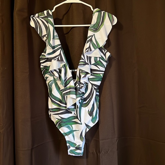 One piece new with tags - Picture 1 of 2